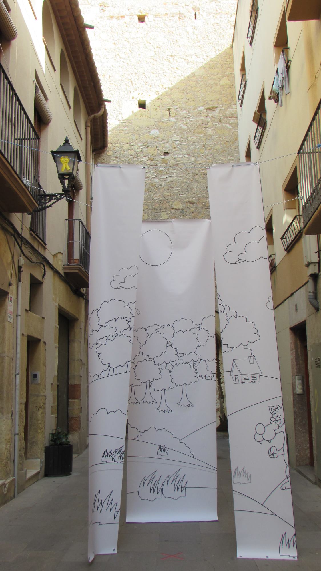 Efímera 2018 · Art al carrer · Anna Pons, Oscar Rodríguez i Judit Baiges (Alumnes Escola Art Disseny Reus) · Carrer Verge de la Pineda (01)